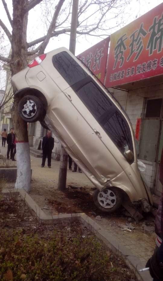 离奇飞车